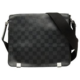 Borsa a tracolla Louis Vuitton Damier Graphite District PM NM