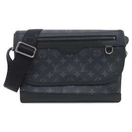 Bolsa de Ombro Louis Vuitton Monogram Eclipse Courier
