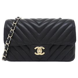 Borsa a tracolla Chanel 69900 in pelle nera
