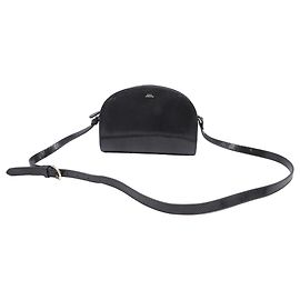 Apc A.P.C. Demi-Lune Crossbody-Tasche aus schwarzem Leder in Schlangenleder-Optik