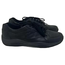 Sneakers Prada in pelle nera
