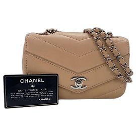 Borsa a tracolla Chanel Chevron - Beige