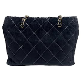Borsa Tote CHANEL Matelassé in nero
