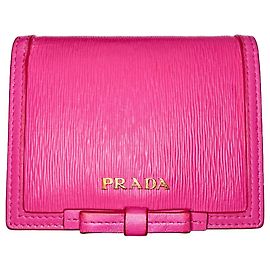 Prada Saffiano Leder Bi-fold Portemonnaie mit Schleife - Bubble Gum Magenta