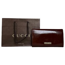 Carteira Vintage Gucci em Couro Borgonha Fecho Dourado