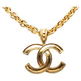 Collana con pendente Chanel CC placcata oro