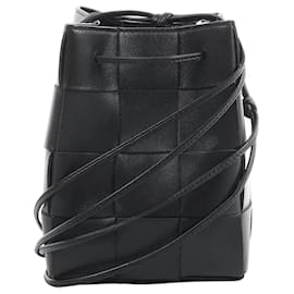 Borsa Bottega Veneta Cassette Mini Bucket in pelle Maxi Intrecciato, Nero