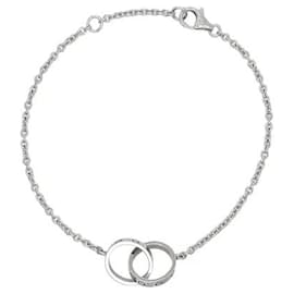 Il bracciale a catena LOVE mette in risalto l'iconico motivo a vite di Cartier. La lucentezza calma e lussuosa dell'oro bianco aggiunge eleganza e il delicato design della catena si adatta con leggerezza e comfort al