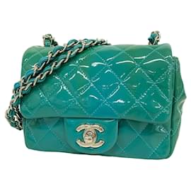 Borsa a tracolla con catena Chanel Matelassé