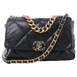 Chanel Chanel 19 Large Leather Chain Shoulder Bag in Black 30157954