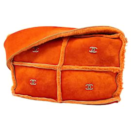 Borsa a tracolla Chanel in shearling arancione