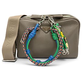 Prada Borsa a tracolla Vitello Daino Grigia