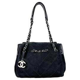 Borsa a tracolla Chanel V-Stitch in tela e pelle nera