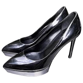 Saint Laurent Décolleté in pelle verniciata nera