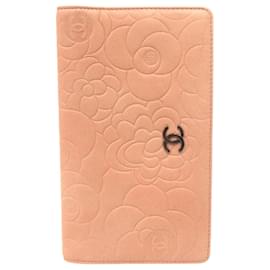 Chanel Coco Mark Camellia Bi-fold Geldbörse