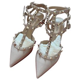Valentino Garavani Décolleté Rockstud con cinturino a T