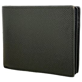 Louis Vuitton Taiga Portefeuille Amerigo NM Wallet