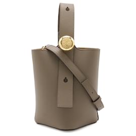Mini borsa a secchiello Pebble in pelle marrone LOEWE