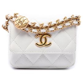Sac ceinture à chaîne Chanel White Quilted Caviar Twist Your Buttons Flap