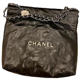 Chanel 19 Borsa Shopping Grande in Pelle d'Agnello Nera