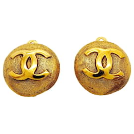 Pendientes de clip Chanel chapados en oro