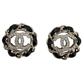 Chanel Ohrstecker in Schwarz und Weiß