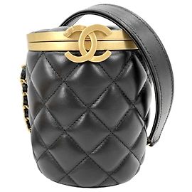 Chanel Matelassé Mini Schultertasche
