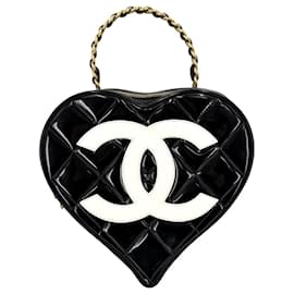 Borsa Vanity Chanel Matelassé a forma di cuore