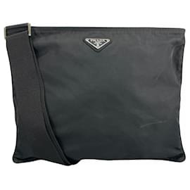 Borsa a tracolla Prada in nylon nero