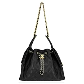 Borsa a tracolla Chanel in vitello martellato nero