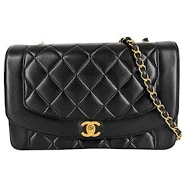 Borsa a tracolla Chanel Matelassé Diana 25