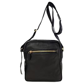 Bolsa de ombro Prada em couro de bezerro preto