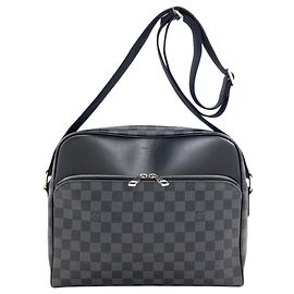 Louis Vuitton N41409 Dayton MM Shoulder Bag