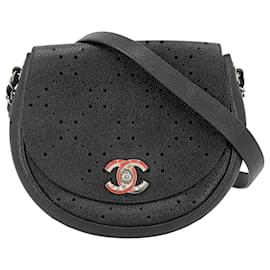 Borsa a tracolla traforata Chanel