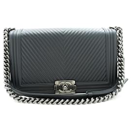 Chanel Boy Flap Chevron Calfskin New Medium