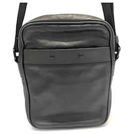Bolso de hombro Louis Vuitton Danube Monogram Shadow de piel