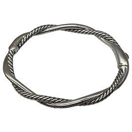 Bracciale Petite Infinity David Yurman in argento sterling con diamanti pavé, 4.4mm