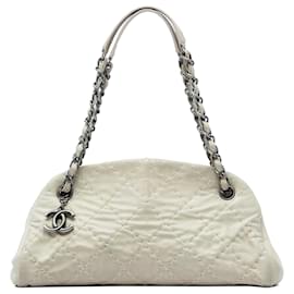 Borsa Bowling Just Mademoiselle Chanel Medium in vitello invecchiato bianco con cuciture