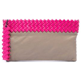 Bottega Veneta Intrecciato Bicolor Nappa Clutch in Beige mit Besatz