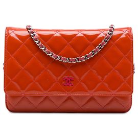 Borsa a tracolla Chanel CC Quilted Patent Incognito Wallet On Chain Arancione