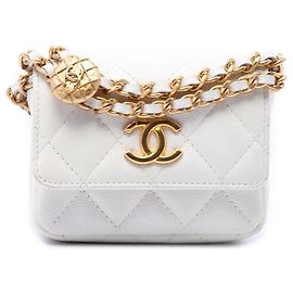 Chanel Quilted Caviar Twist Your Buttons Gürteltasche mit Kette in Weiß