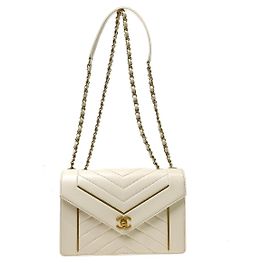 Borsa Chanel Reserved Flap in pelle d'agnello chevron