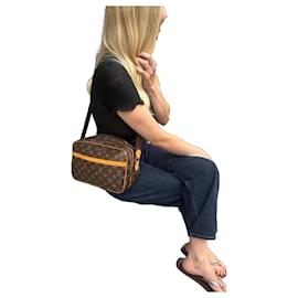 Louis Vuitton Reporter PM