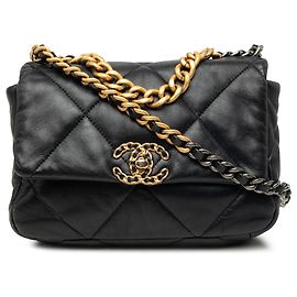 Chanel 19 Flap Medium em Lambskin Preto