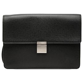 Louis Vuitton Black Taiga Selenga