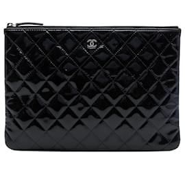Clutch Chanel Black Medium Quilted Patent O Case
