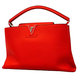 Bolso de hombro Louis Vuitton Capucines MM