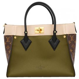 Louis Vuitton Monogram On My Side MM Handtasche