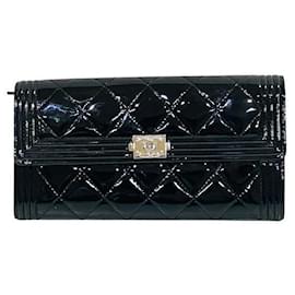 Chanel Boy Chanel Emaille Langbeutel