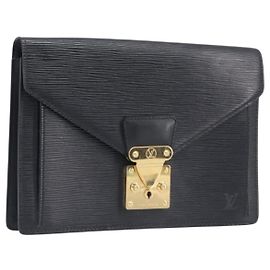 LOUIS VUITTON Epi Serie Dragonne Clutch Bag Black Noir M52612 LV Auth 200921